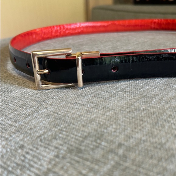 Ralph Lauren reversible RedCrocodile Embossed Belt  and Black with Gold Buckle - Picture 4 of 4